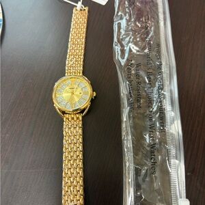 Look World Gold Women's Mesh Bracelet Watch - Elegant Crystal Dial